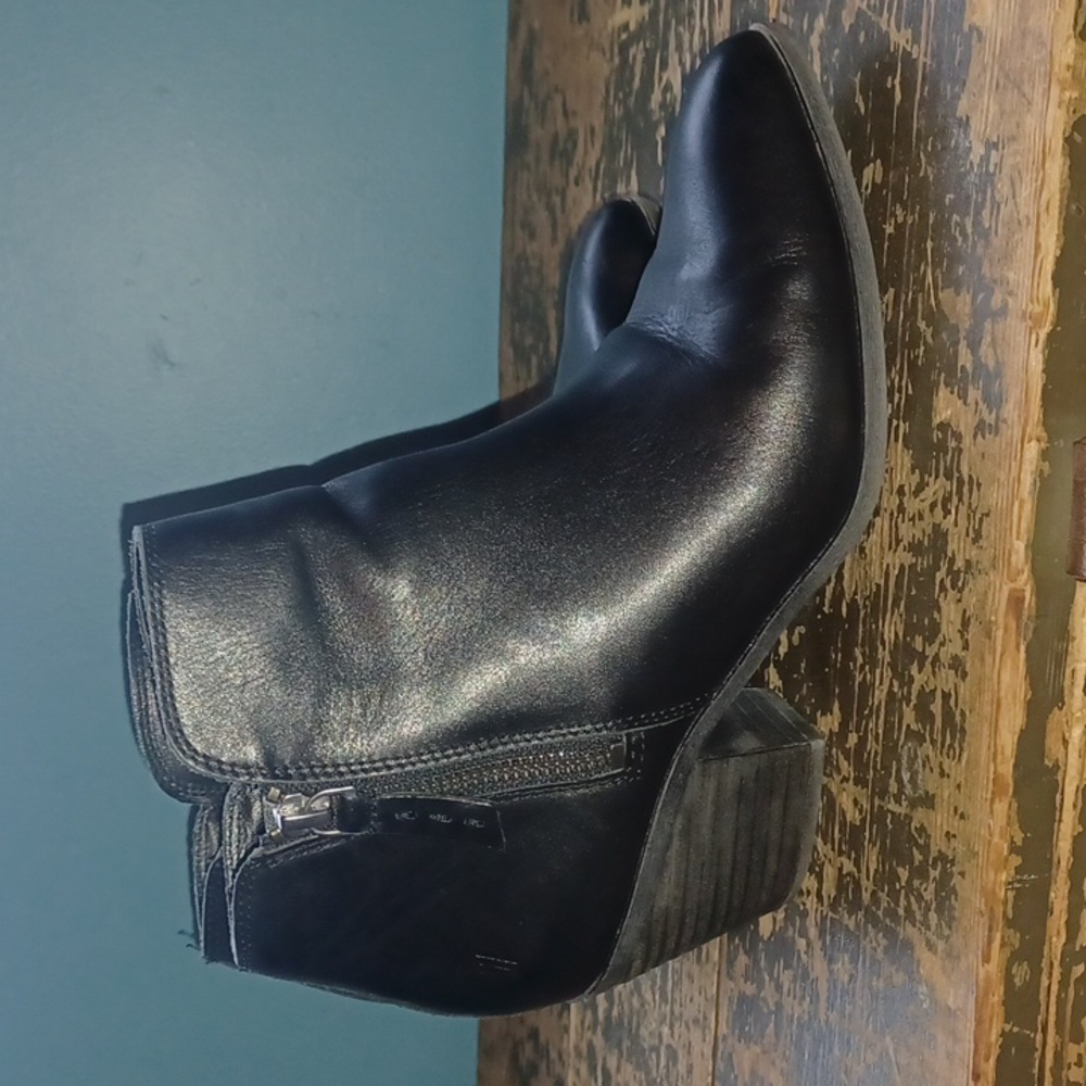 Frye Black Leather Ankle Boots Size 7
